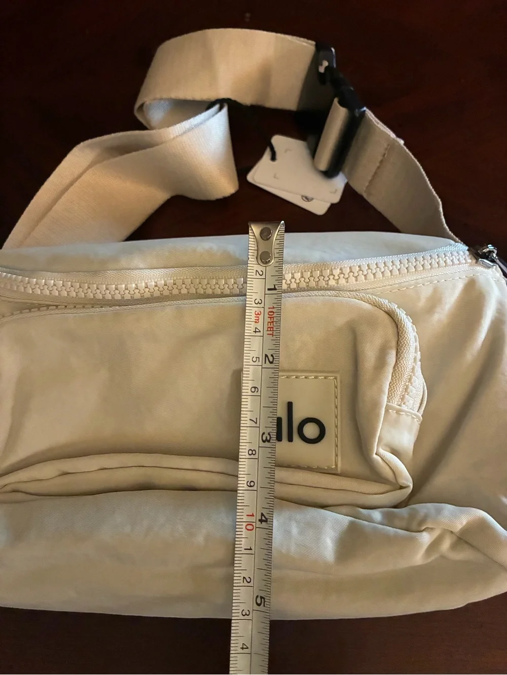 ALO Yoga Explorer Fanny Pack Belt Bag Crossbody Ivory/Cream